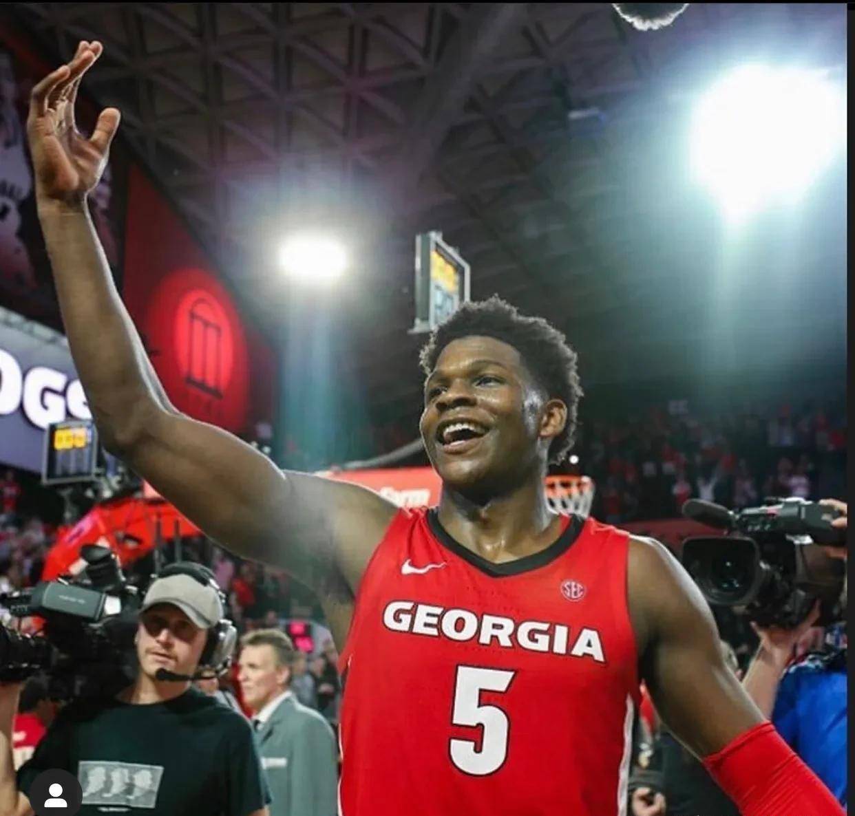 新科状元爱德华兹,他到底有什么厉害之处?_篮球_身体_全美