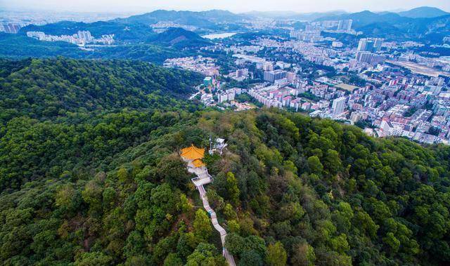 廣東人氣很高的一座山,由30多座山峰組成,是5a級景區_旅遊_發展_廣州