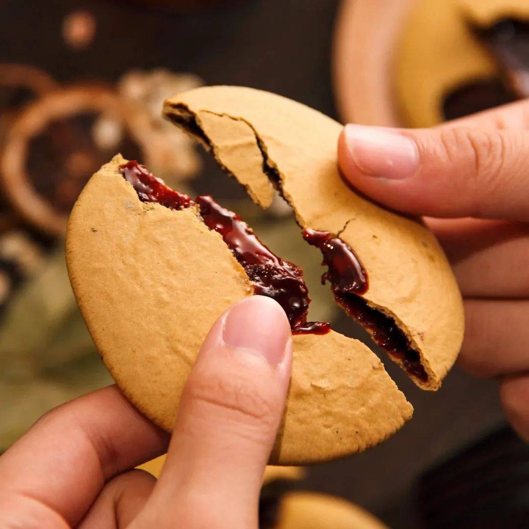 因外形酷似肚脐而得名的美食_红糖_美味_糖馅