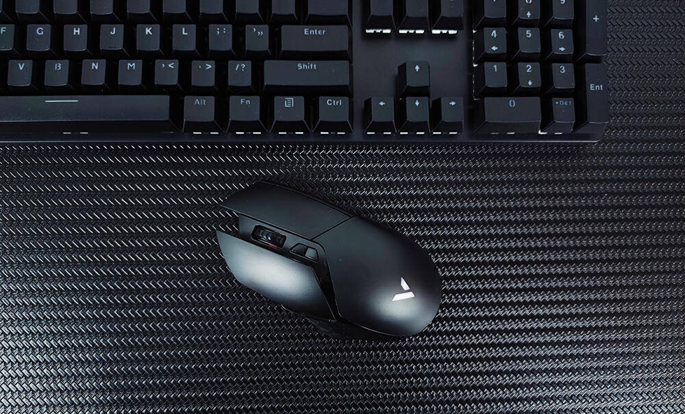 雷柏V30W无线游戏鼠标评测，支持十键宏编程，续航高达160小时