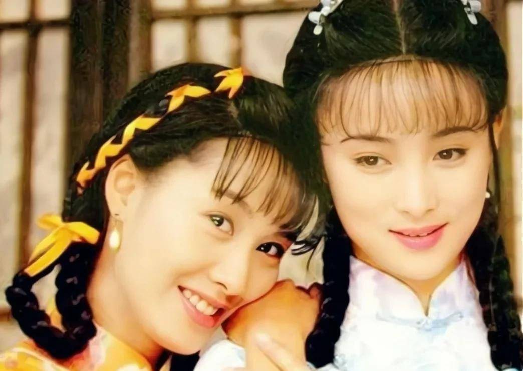 蔡少芬与蒋勤勤面对面合照,比真姐妹还好,都展现小女人模样_美女_朱茵