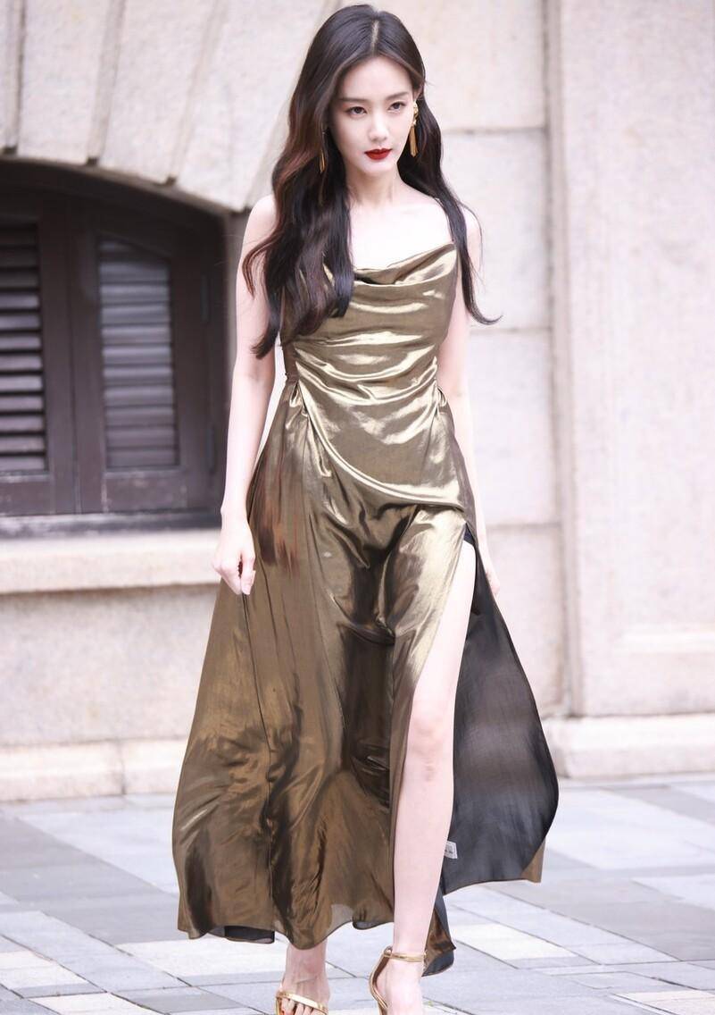 获于正力捧站稳脚跟,李一桐到底是何背景_剧本_故宫_网友