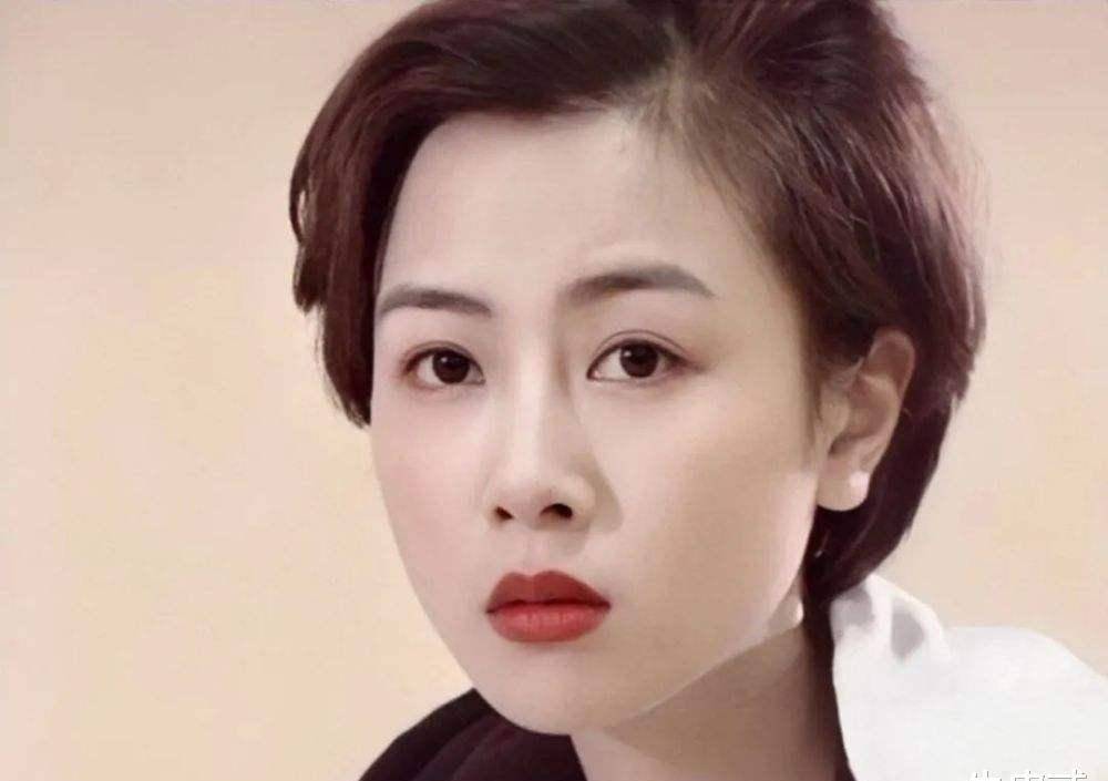 至今未嫁的8位大龄女港星,年轻时都是一眼万年,一见误终身_袁洁莹