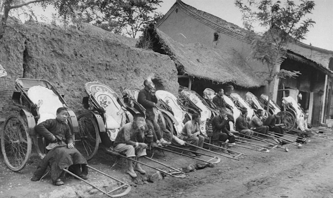 《沙家浜》中大反派潜回大陆,准备大显身手,被冷落情妇暴露行踪