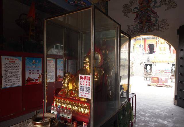 合肥批发市场旁的一座寺庙,拥有千年历史,于闹市中取其静_龙云寺_游客