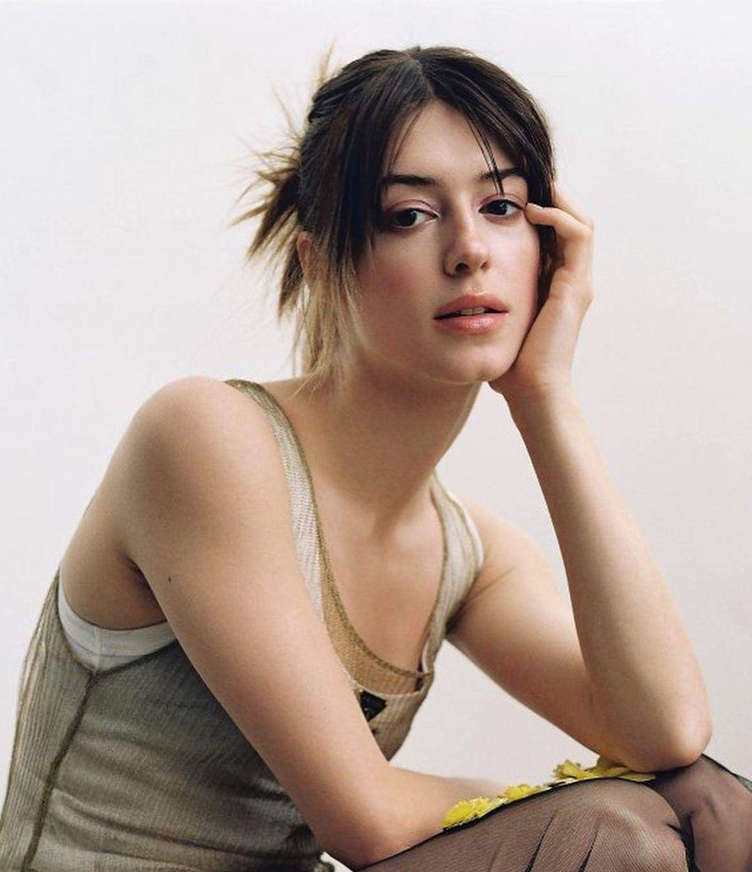 黛西·埃德加-琼斯:知识分子风美女_正常人_电影_衣服