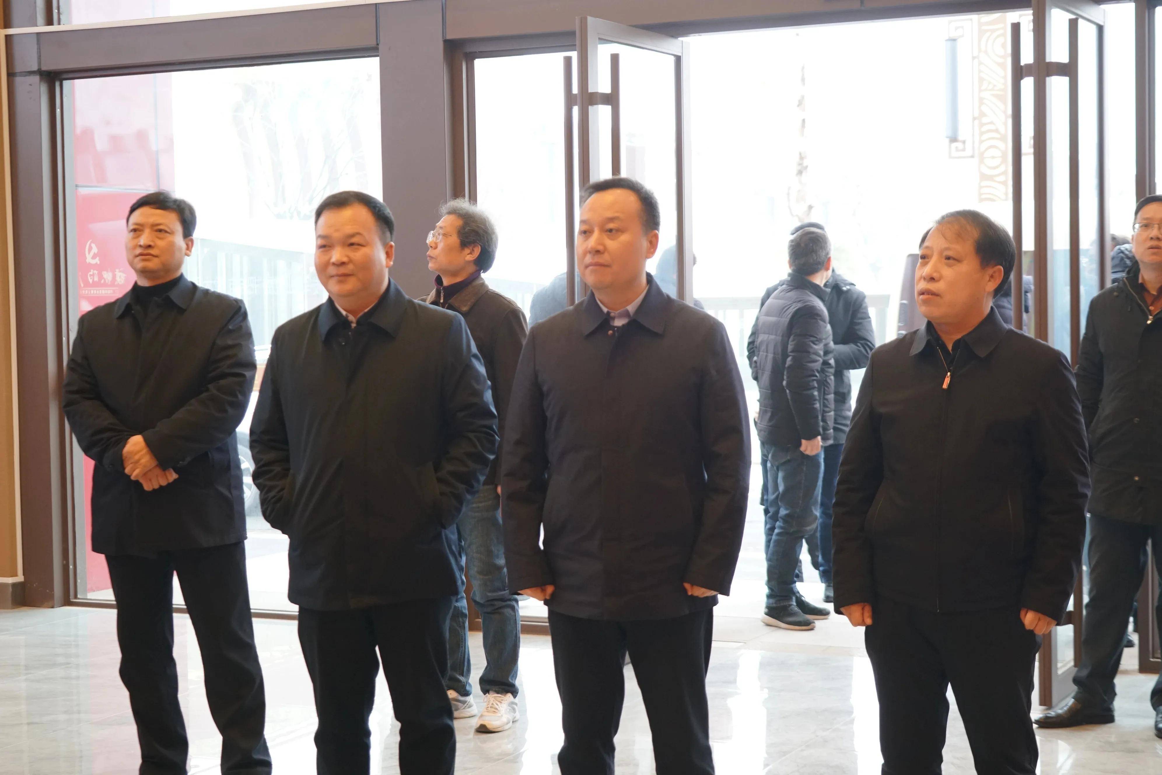 市工信局局长薛蒲生,市工信局副局长贺转峡,渑池县委副书记,县长钱程