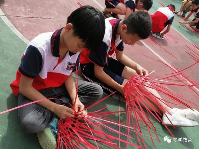 石材建材博览会上,竹薮馆展出的竹编织技艺竹制品展品令人眼前一亮