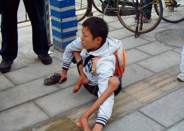 2008年12月,华师大志愿者和中国好人网等一些爱心人士们发起了寻找"向