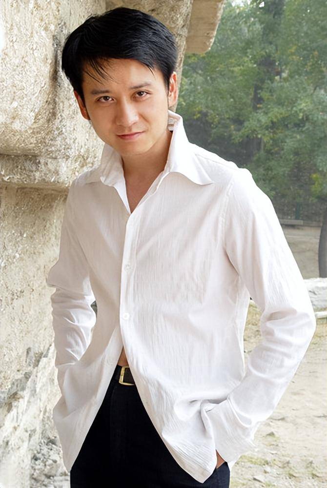 著名演员姬晨牧:曾是红极一时的童星,他像父母一样敬畏婚姻