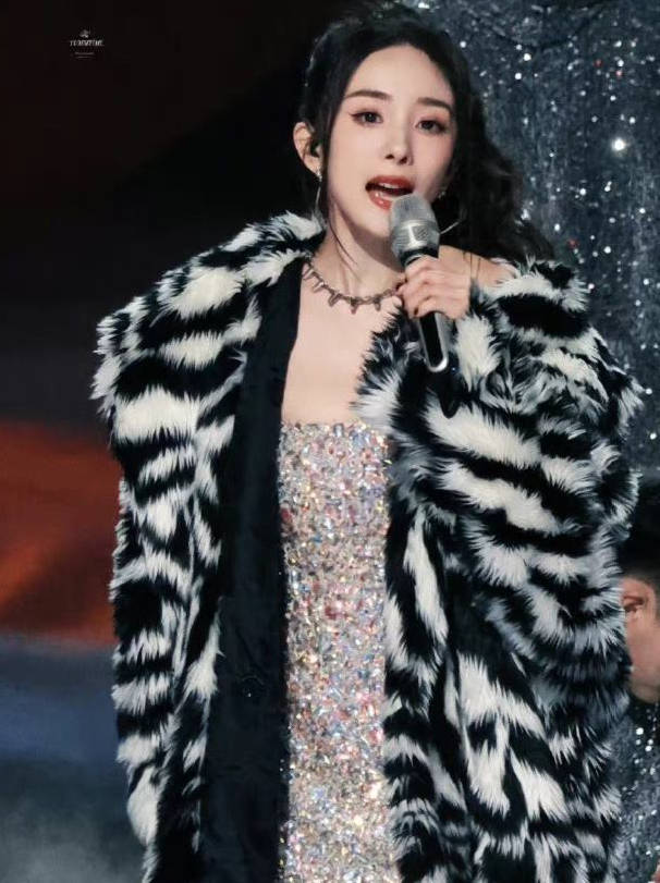 杨幂跳舞事件恰如管中窥豹,映射出娱乐圈"看破不说破"的秘密_观众