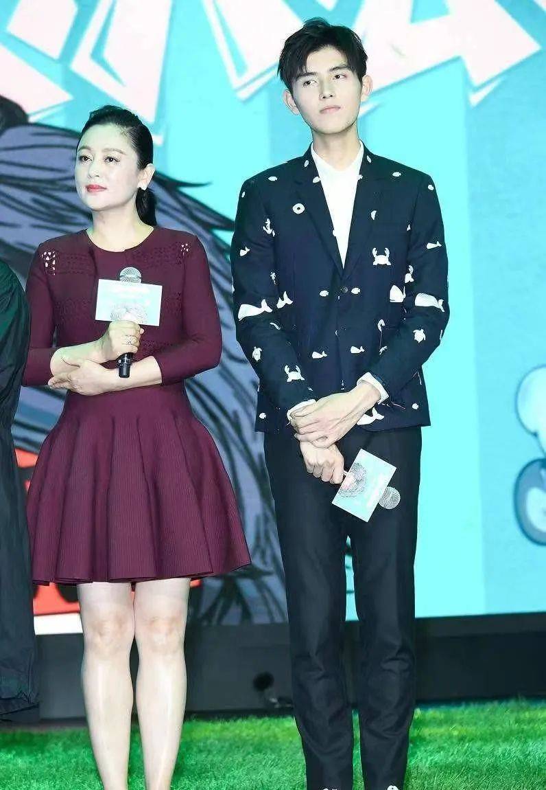 陈飞宇"睡粉事件"发酵,9人被牵连,3人躺着也中枪_陈凯歌_陈红_陈赫