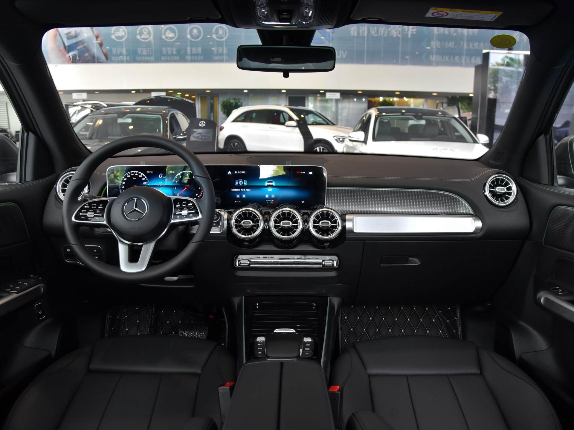 入门奔驰suv,空间一点也不小,油耗不输日系,实拍奔驰glb_搜狐汽车