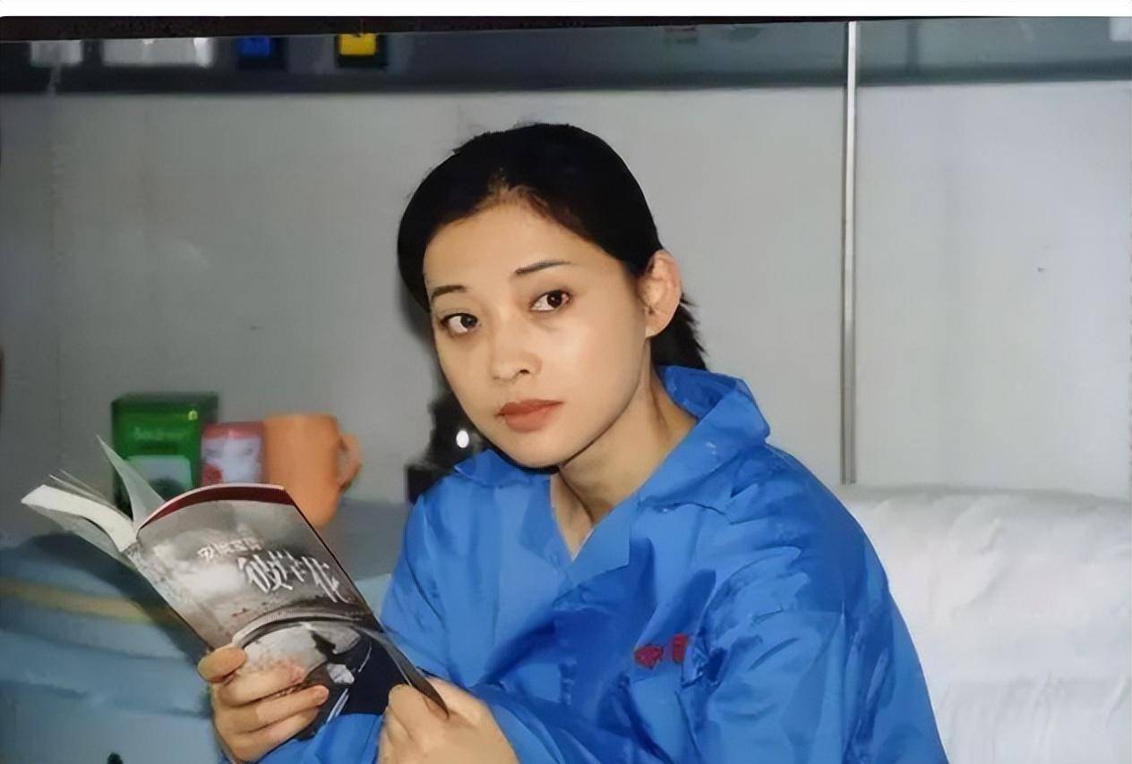 19岁出道的梅婷,如今47岁,被网友称赞:"敢玩_血色童心_观众_事业