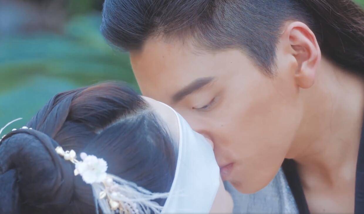 渤王摘星处处吻,王大陆和李沁真的太会,狼殿下吻戏好多_天狼星_唯美