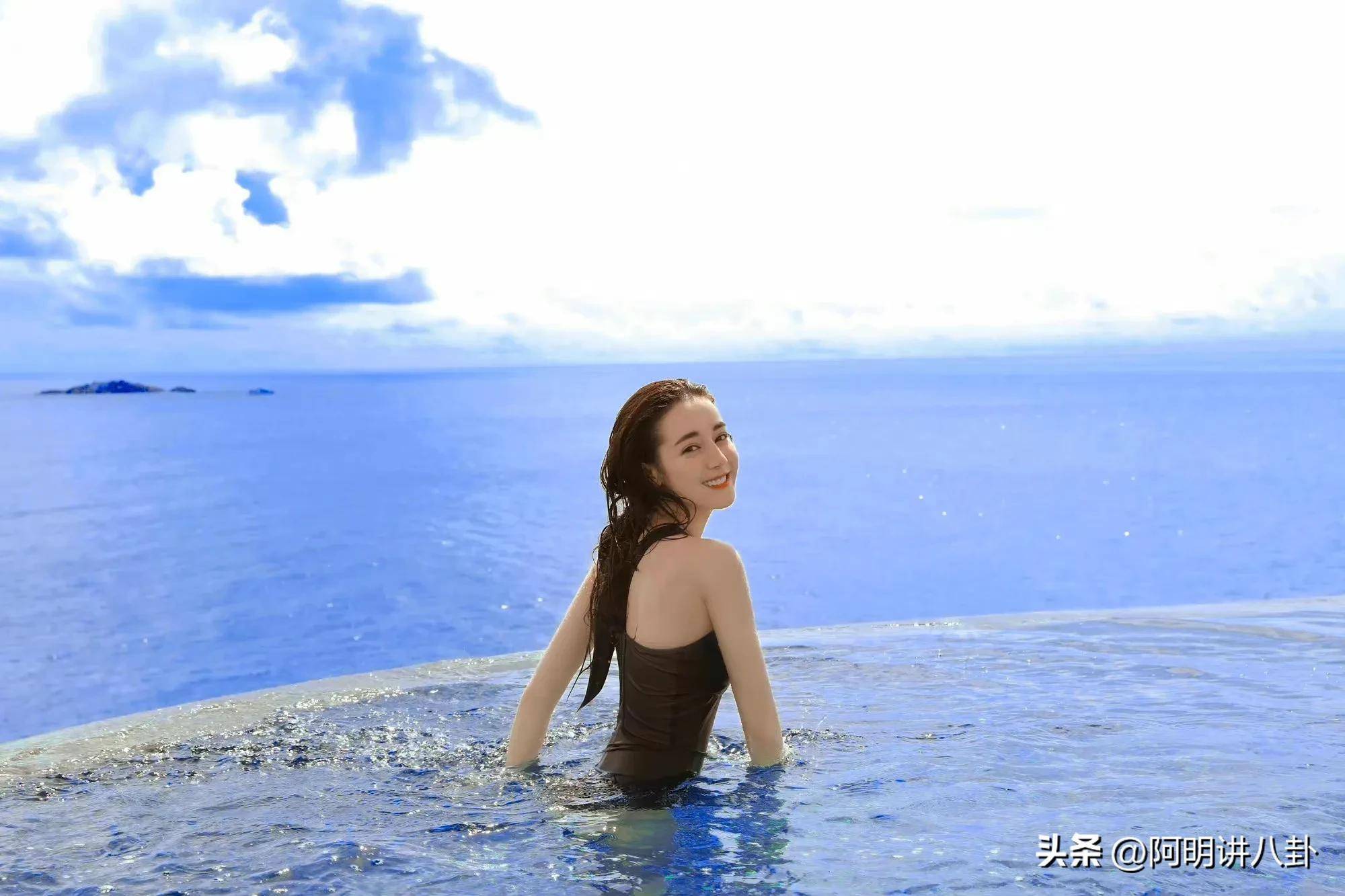 女明星们纷纷秀出泳装照,美好身材展露无疑,真的是让人浮想联翩_宋茜