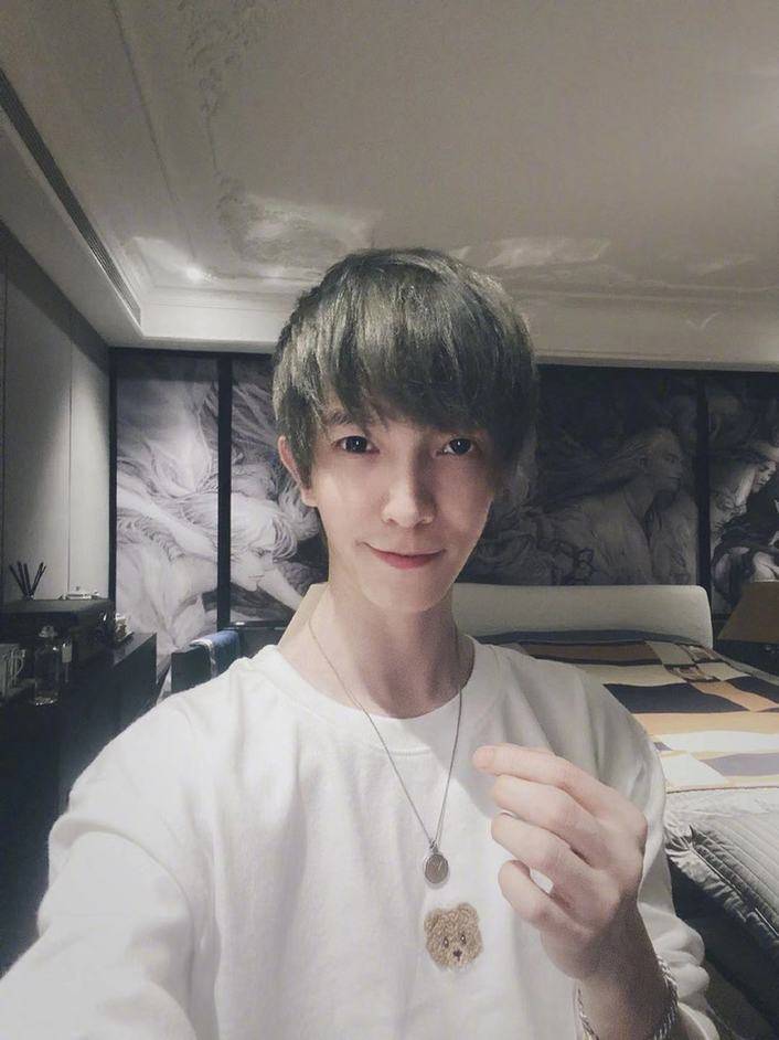 38岁郭敬明身材比例怪异!