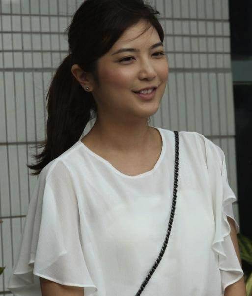 40岁陈展鹏与落选港姐同居被撞破,却解释上寓所挑选衣服而已_单文柔