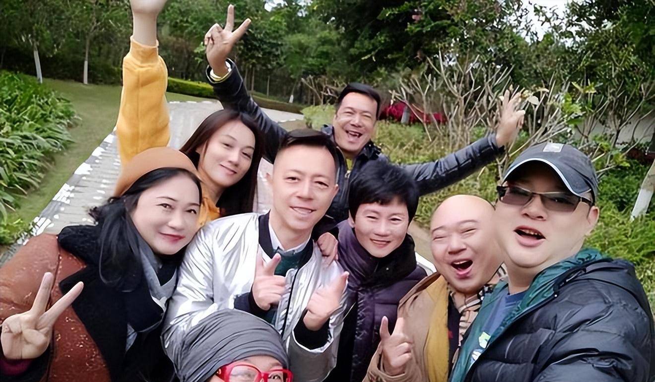 广东体育台一枝花郑怡,她成为广东电视台五大元老级主持人之一_卫视