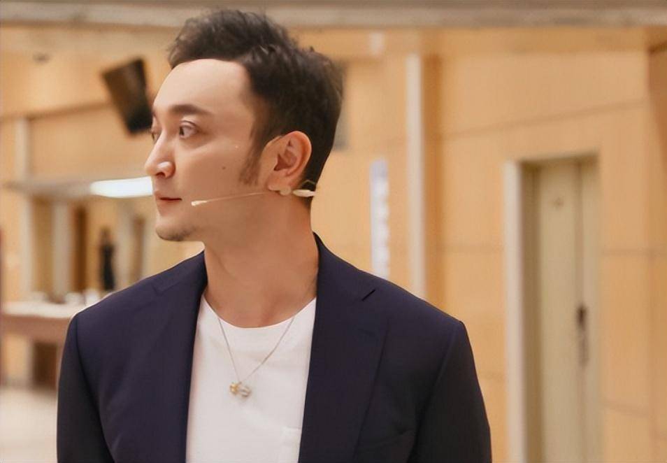 小尼30岁娶新疆美女,39岁离婚传得沸沸扬扬,风光背后有心酸_尼格买提