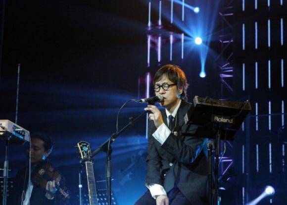 梁翘柏说我也希望歌手们不管是录音还是唱现场,都可以玩一些创新的