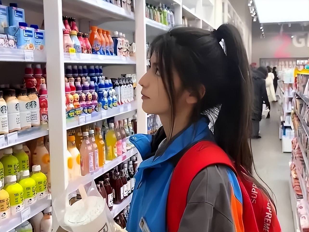 尤其是上学时候的"班花,班草"都是回忆起来最美好的记忆,那个时候可以