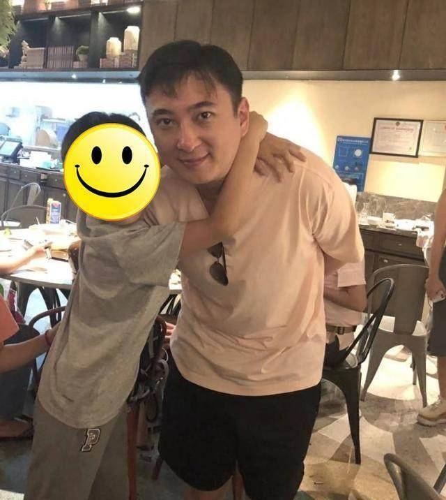 王思聪胖出双下巴,网友:春节吃多了?_三亚_度假_成都