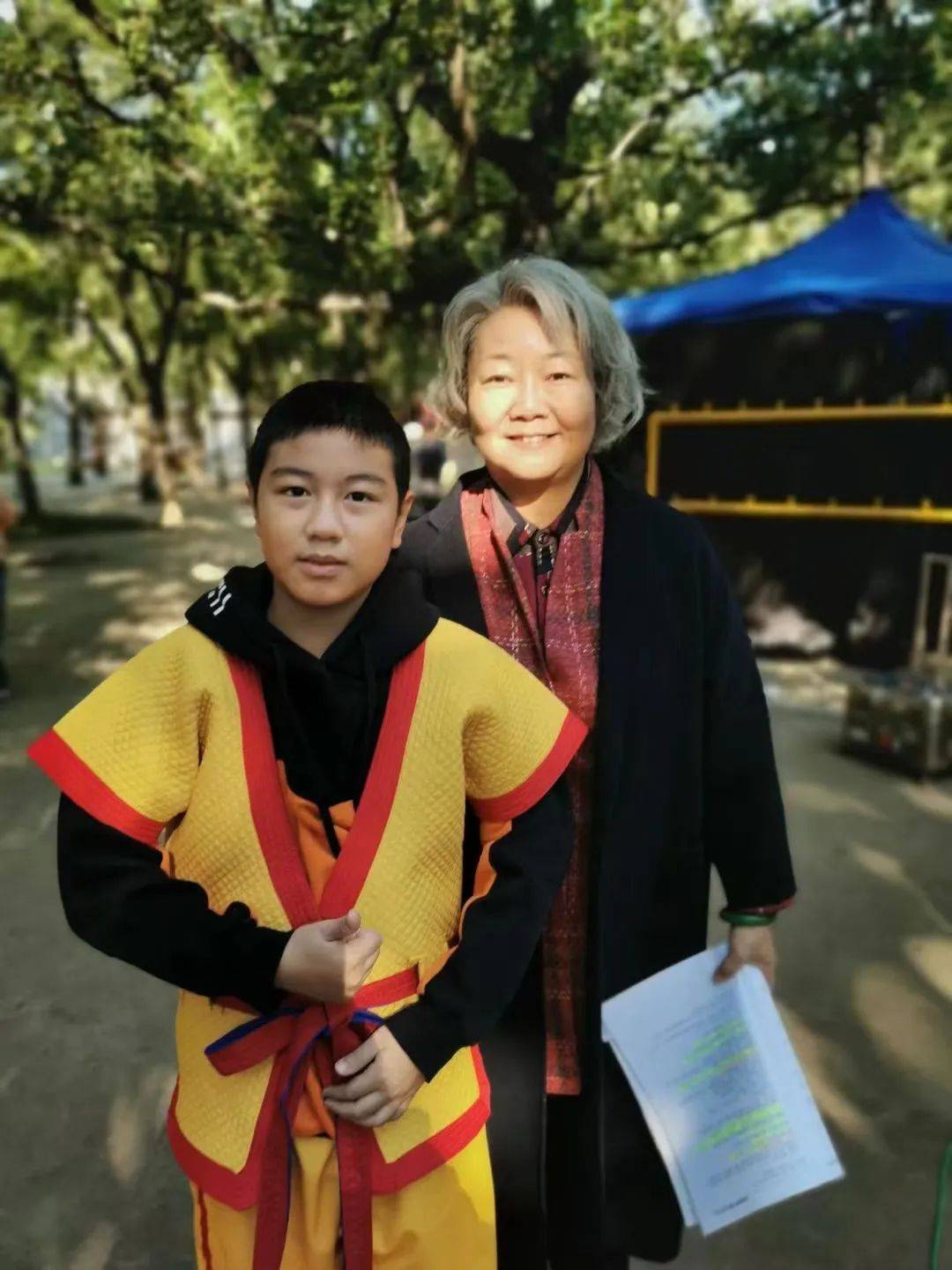 华娱星艺:冯淇参演的《情满九道弯》今日开播!_杨树茂_叶菲_杨母