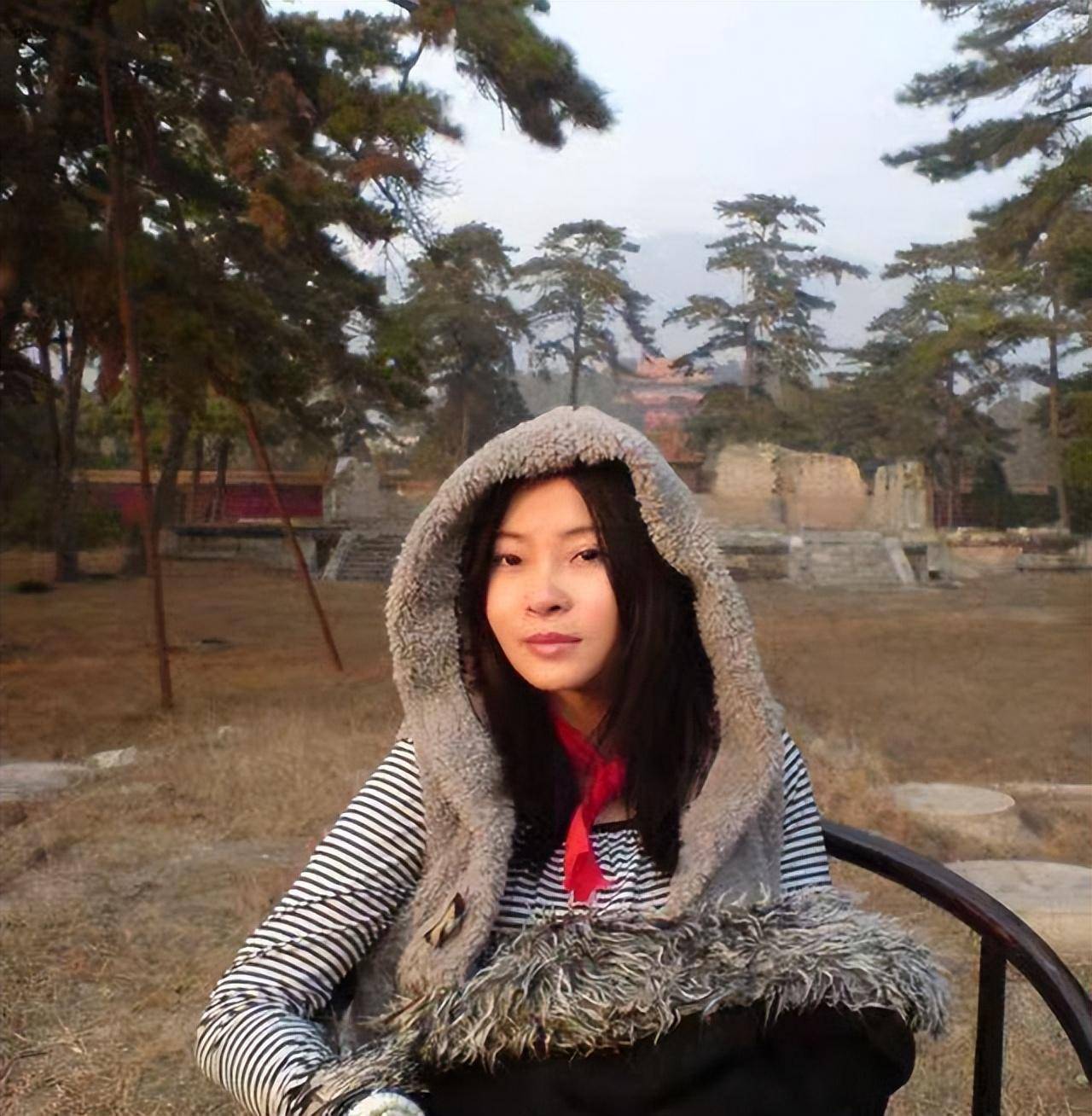 作家赵波和姜文,高晓松谈恋爱,曾为男人自杀,今51岁仍相信爱情_吴亮