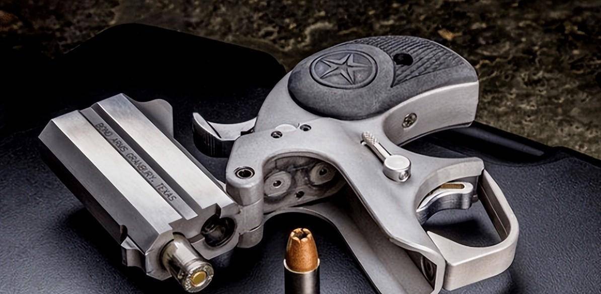 对此,只能是说这种看似简单的"双响小砸炮"德林杰手枪,使用时感觉是真