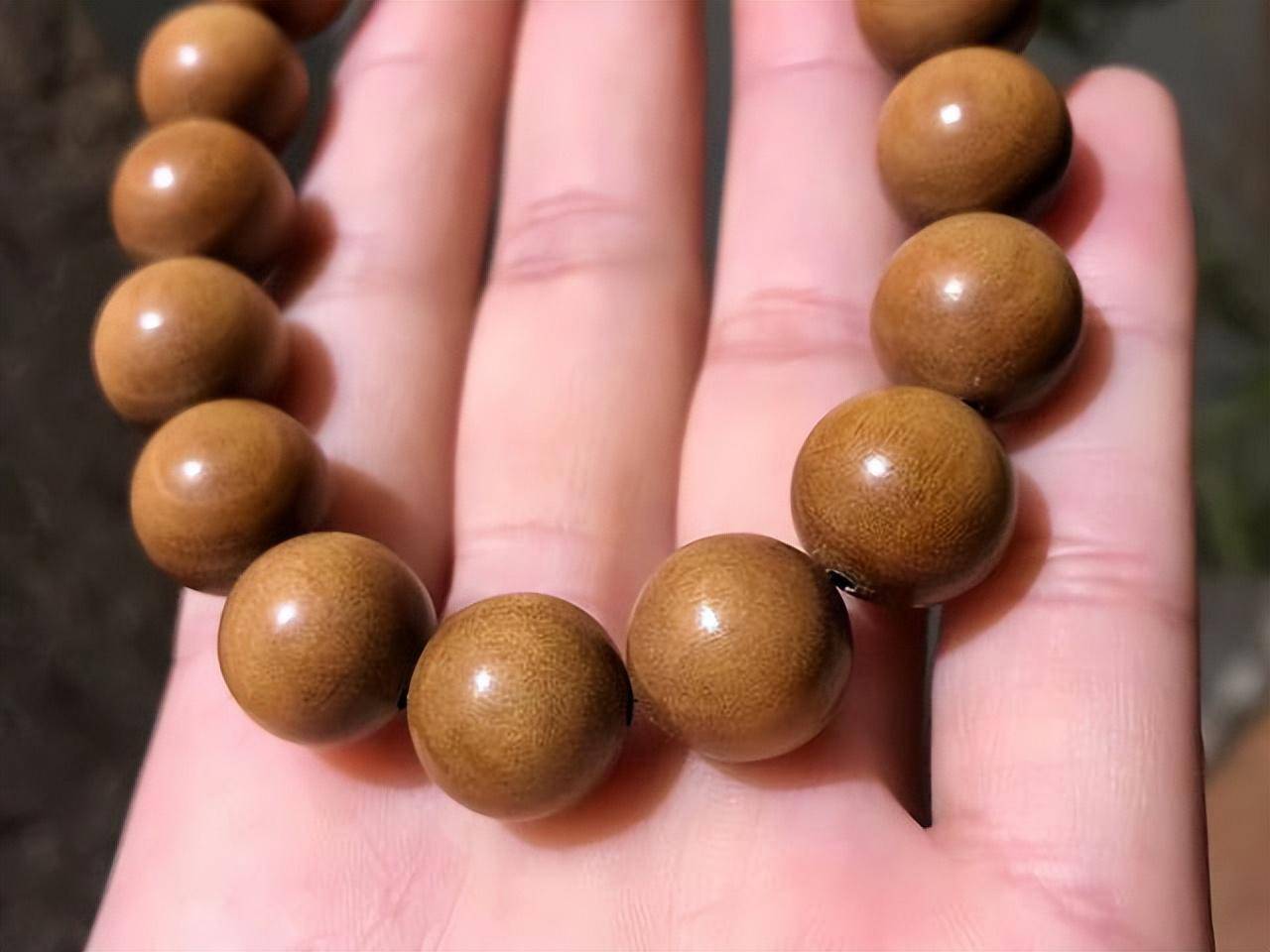 文玩圈最难辨别的材质，印度老山檀香，它会是下一个风口吗？_搜狐网