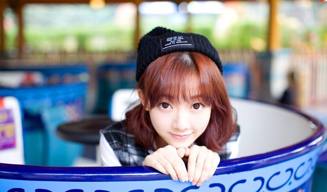 四,范薇(1995年辽宁省籍歌手,演员)三,刘人语(2001年四川省德阳市籍