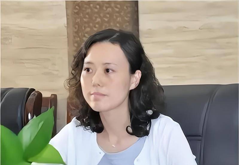 二人在一起的那几年时间里,夏某送给金英丽的钱财