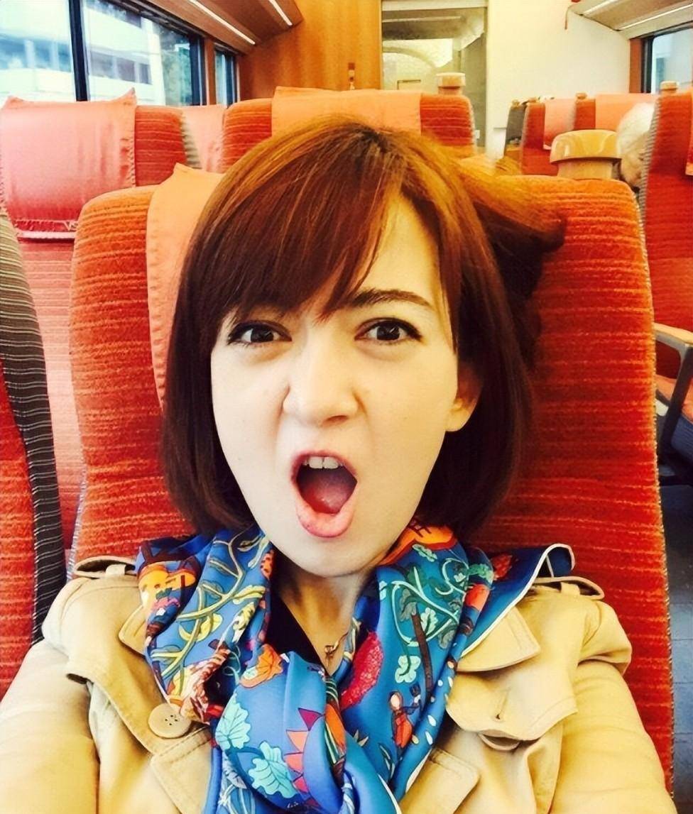 尼格买提:生活背后有艰辛,母亲患癌妻子又离婚,成功来之不易_帕夏古丽