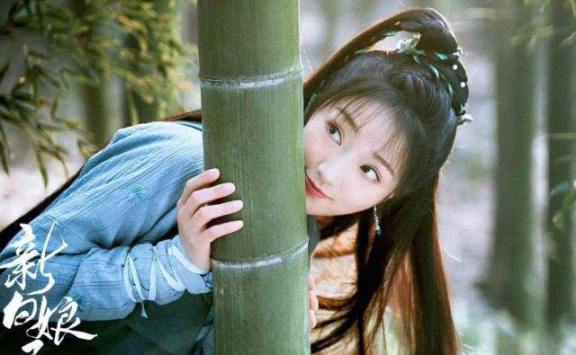 她长相清纯靓丽,演《招摇》成名,如今22岁演小青获赞_肖燕_白娘子