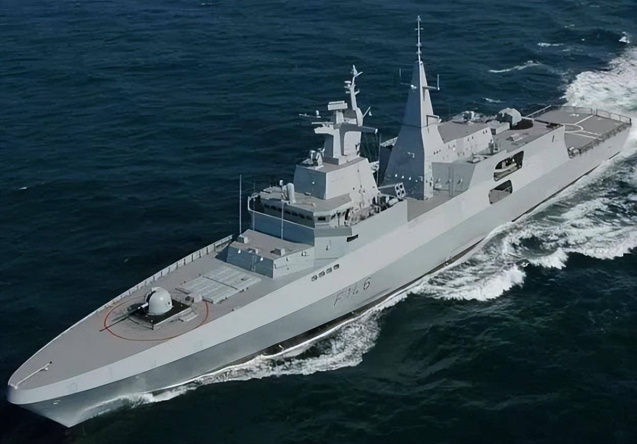 是四艘"勇猛"级护卫舰,也就是德国meko-a200san型护卫舰的南非海军型