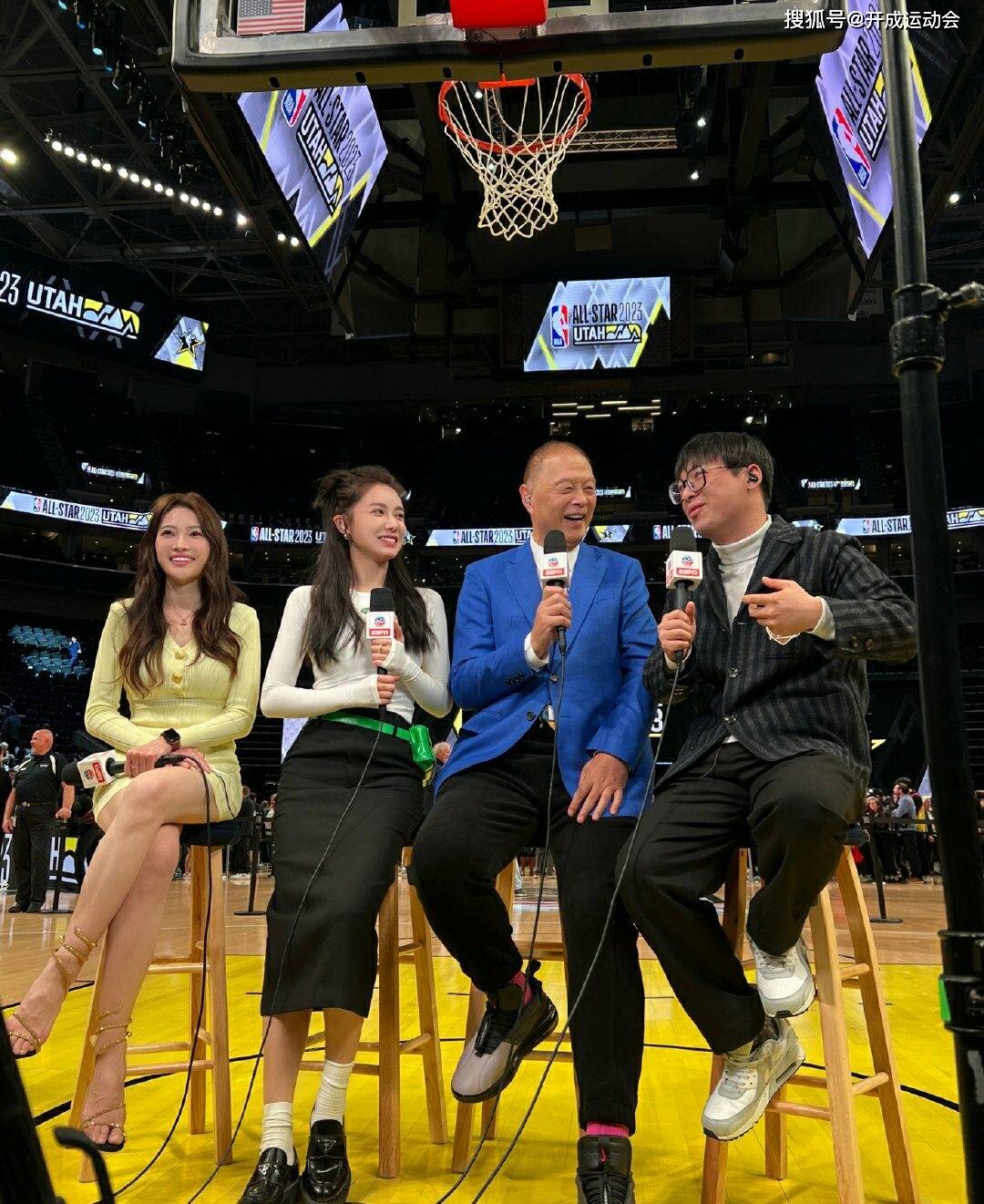 对于现场看见詹姆斯,美娜还表示:另外请注意,图中那里有粉红泡泡