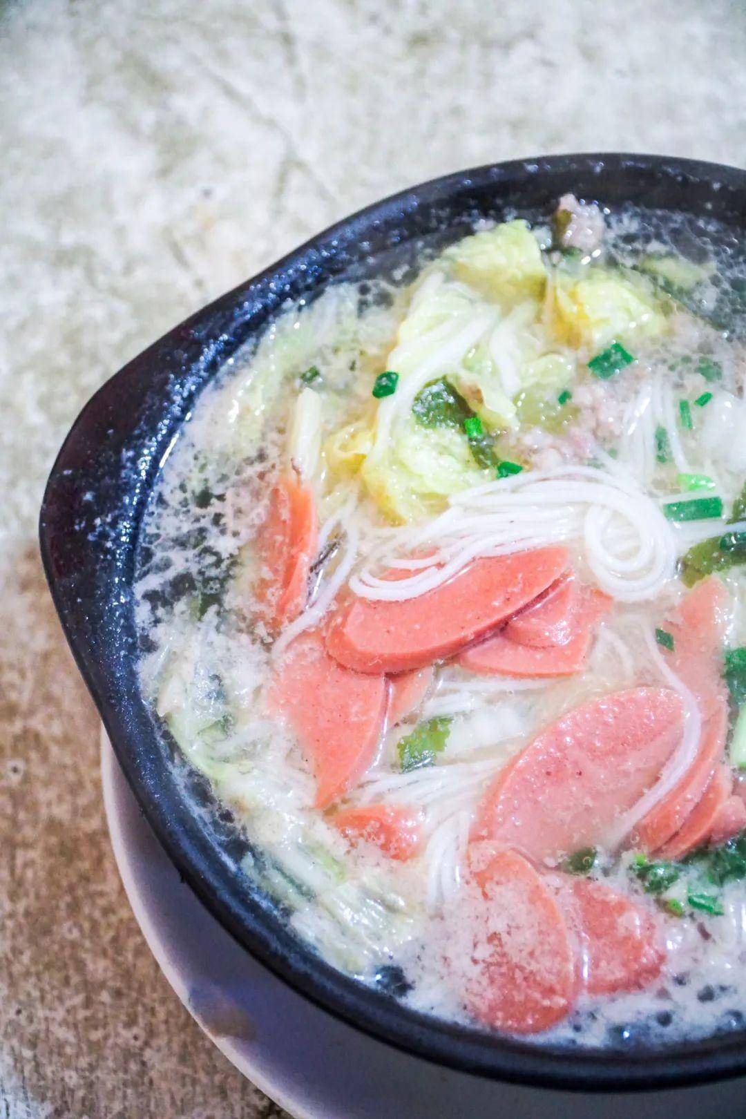 遵义美食:这家二十年如一日的砂锅粉,你吃过吗?