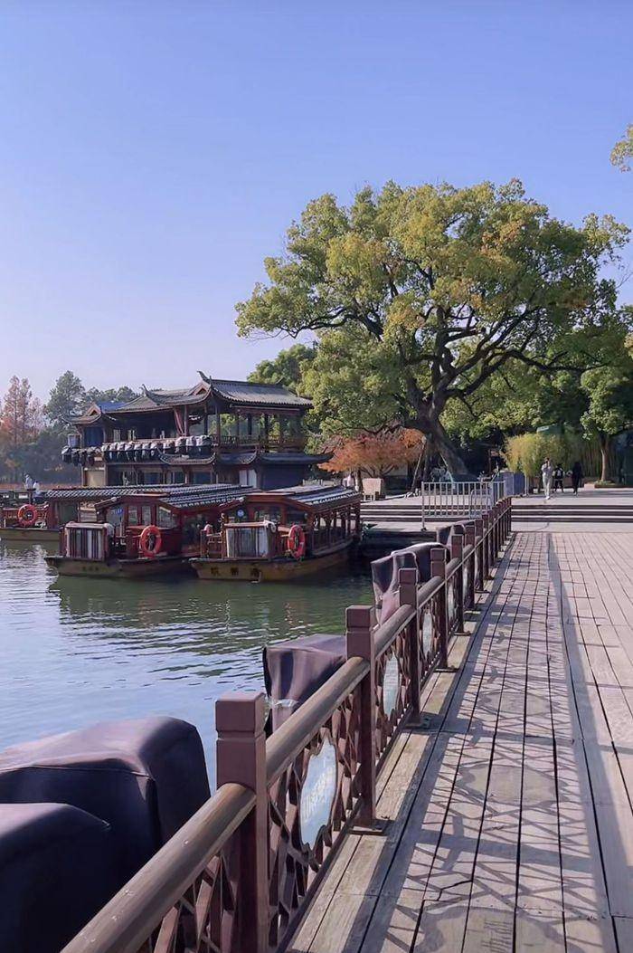 杭州西湖风景名胜区是国家5a级旅游景区.