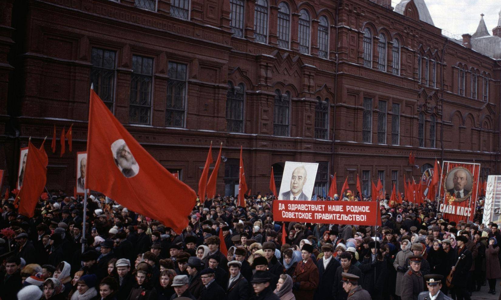 其实早在勃列日涅夫的时代,苏联就已经灭亡了_赫鲁晓夫_斯大林_老勃