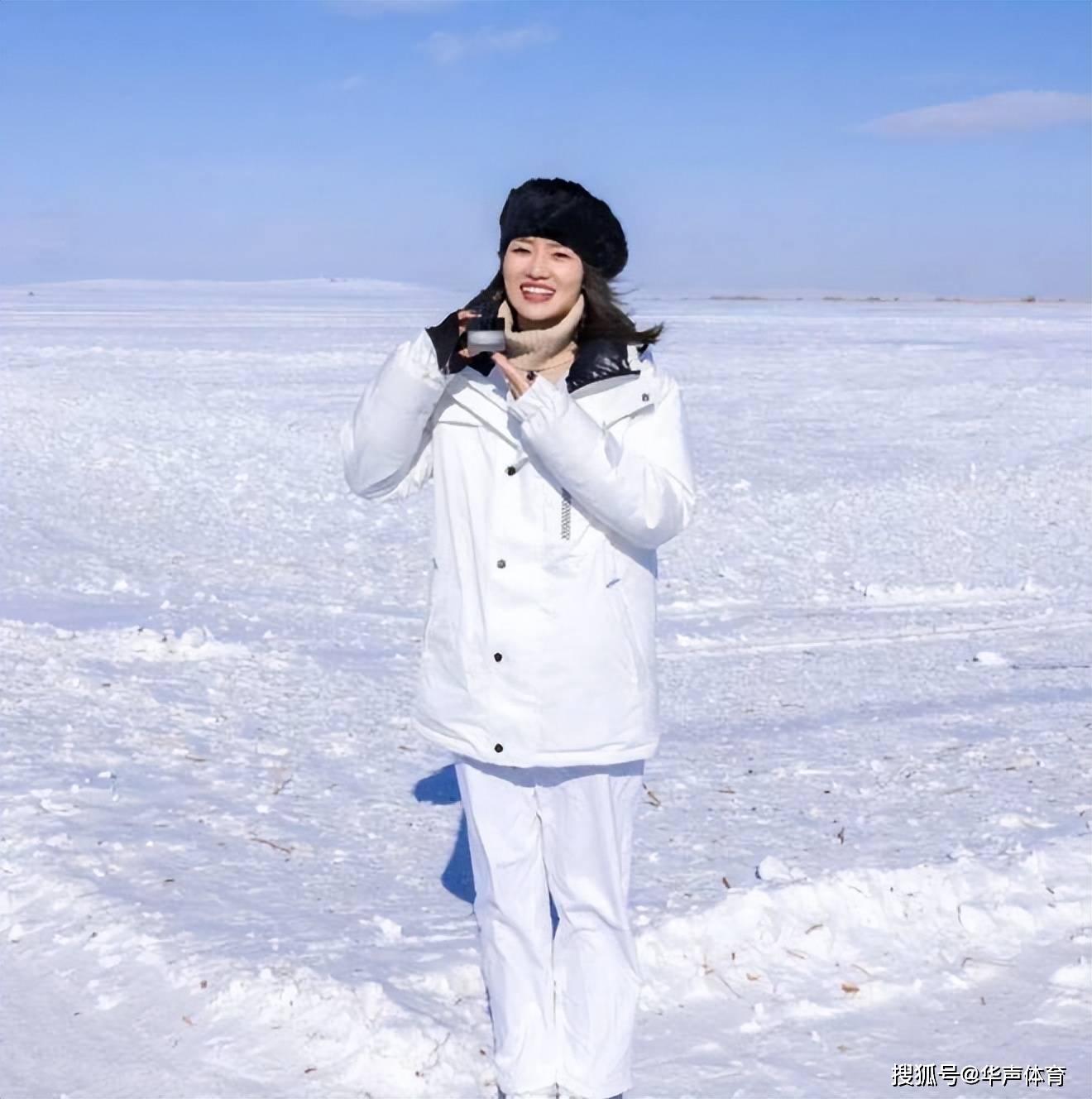 网球李娜重出江湖,退役7年身材没变容颜大改,网友:判若两人!