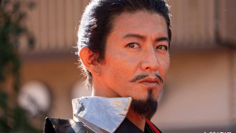 木村拓哉扮织田信长出巡,网友:帅炸_游行_男星_因为