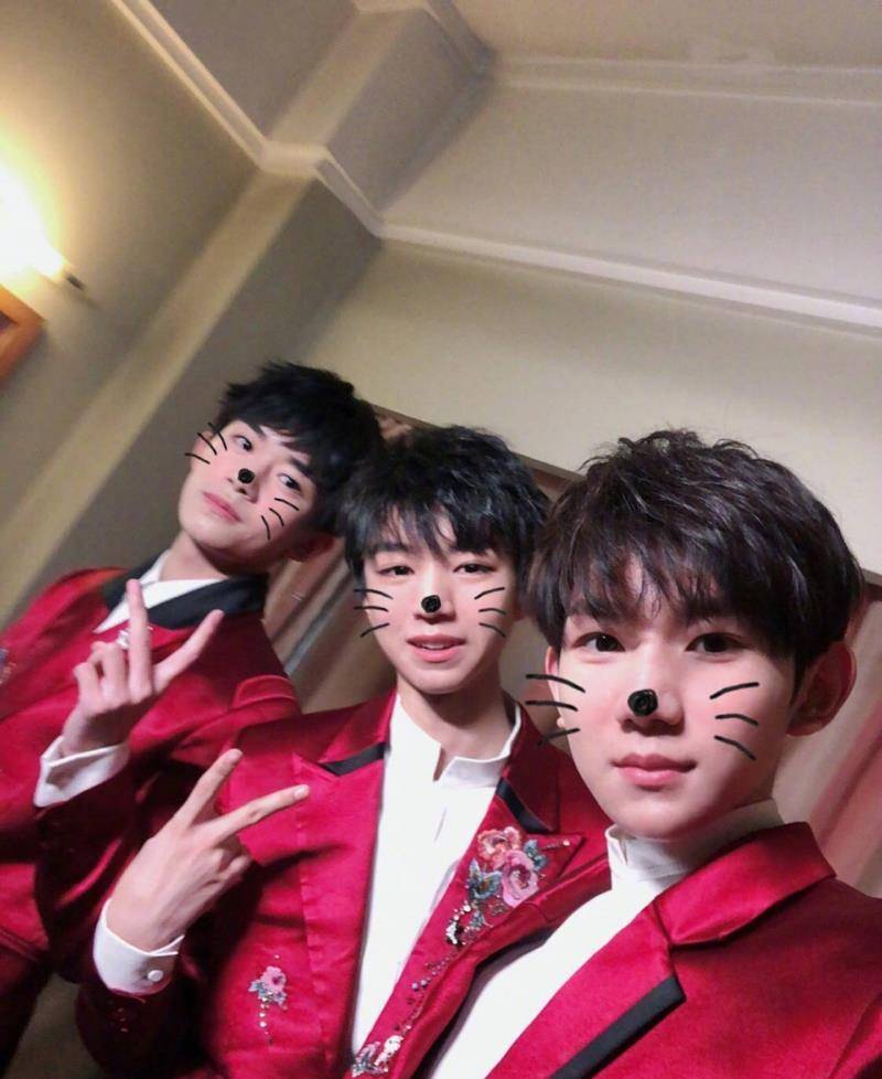 正能量偶像,国民顶流,拿到铁饭碗的王源到底有多优秀_组合_少年_男孩