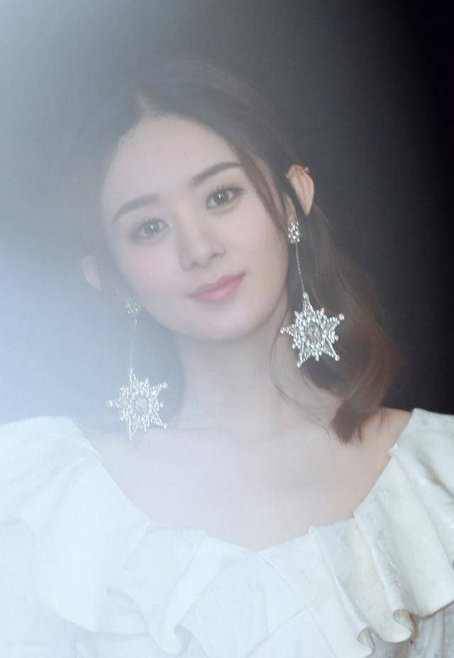 赵丽颖参加活动照片,再破怀孕谣言!_短裙_白色_明颖