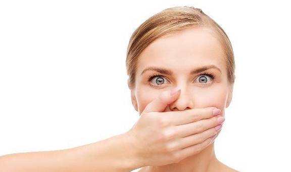 早上睡醒后,总感觉口苦,口臭,是怎么回事?看完你就明白了!