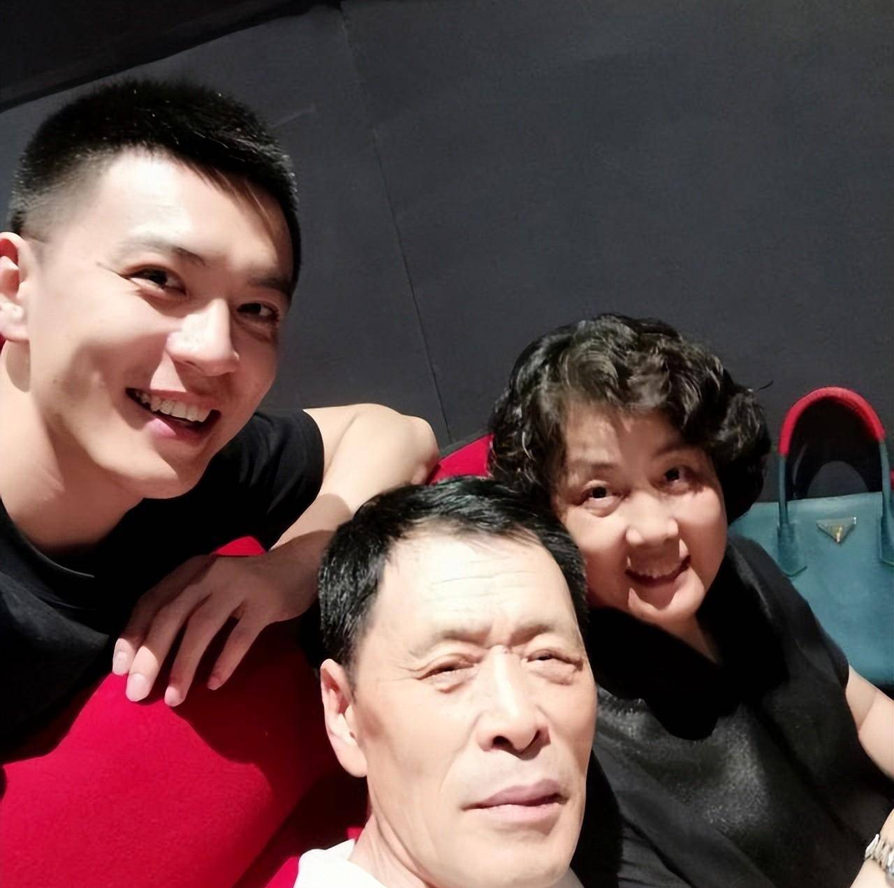 杨鸣家庭生活细节爱情故事曝光?_杨明_辽宁大连_篮球