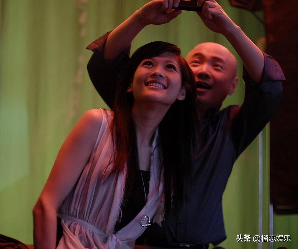 著名美女主持人:与冯小刚"夜宿",恋上前国脚,如今45岁仍未婚_沈星