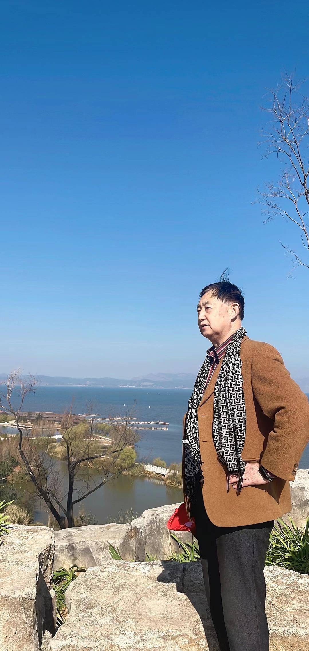 张天富"云南十日游"①:《览滇池雄姿》,《游滇池拾句》等_摄影_百里