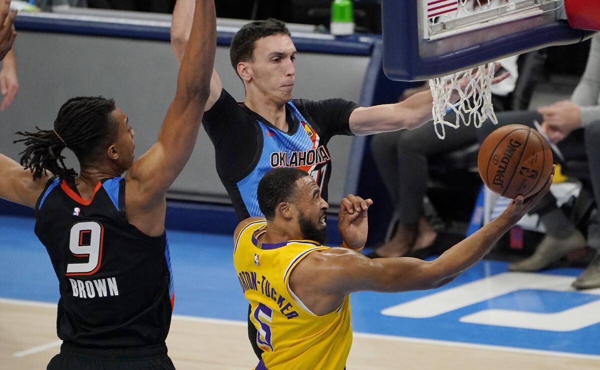 老詹提前挂靴,一细节看他有多自信_比赛_勒布朗-詹姆斯_本赛季