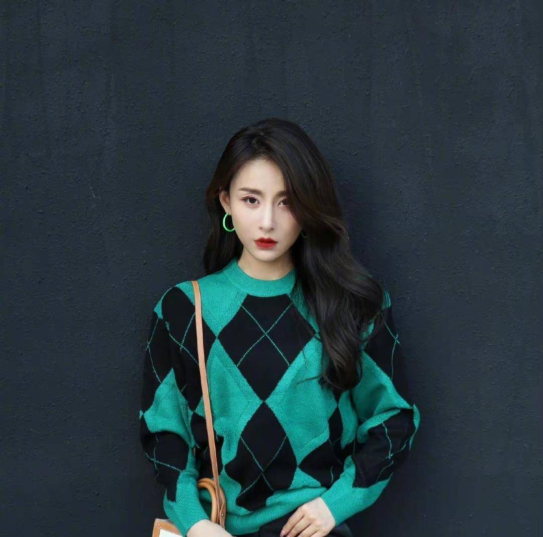 曝贾青与w女星老公亲密照,男方赤身表情惬意,女方戴墨镜躲镜头_安妮